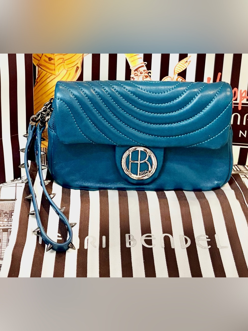 EUC! HENRI BENDEL Teal Quilted Leather Wristlet Clutch -Comes w/dusty/tissue/bag